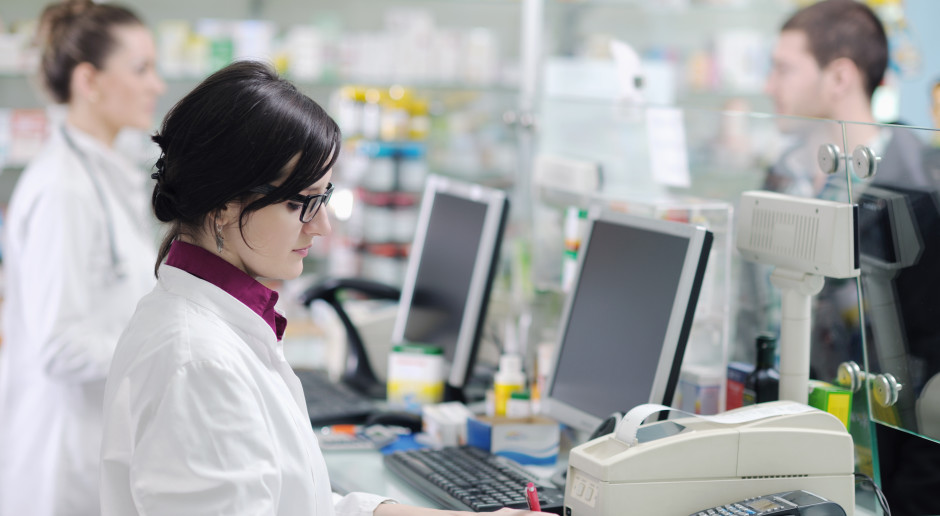 Farmaceuta wesprze jak lekarz. Po pomoc w rzuceniu palenia będzie można pójść do apteki