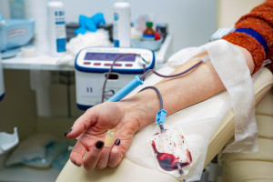 Neoplasias mielodisplásicas. Prof. Hus: Las transfusiones de sangre frecuentes son una carga tanto para el paciente como para el sistema