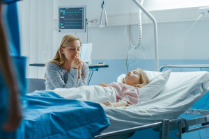 Parent with child in hospital. 57 thousand signatures on the petition. Ministry responds