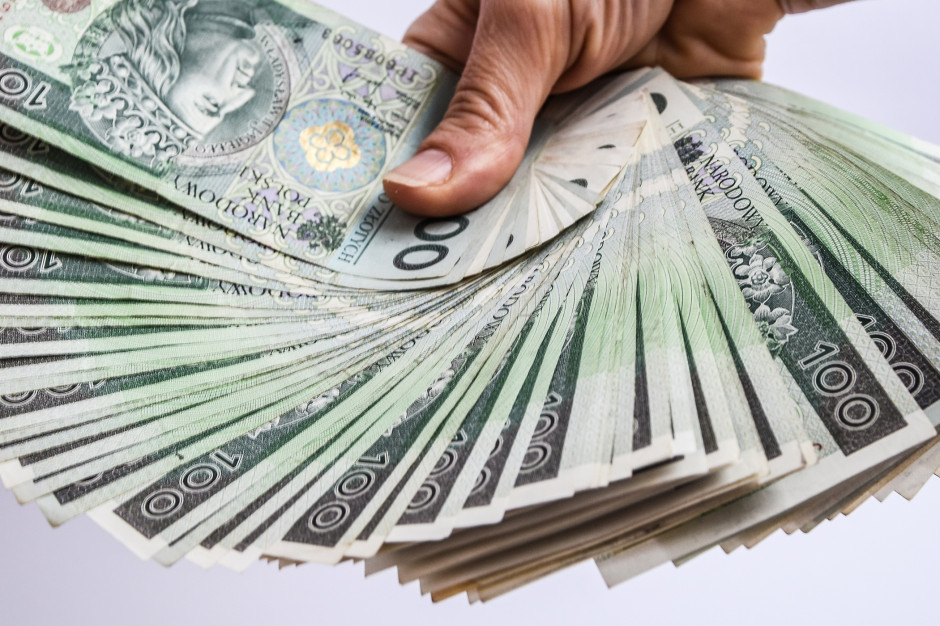 Minimum 1636 złotych. ZUS wypłaca od 1 kwietnia wyższe kwoty