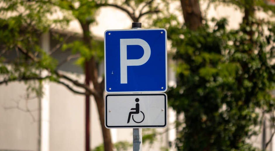 Po 31 marca wszystko się zmieniło. Co dalej z kartami parkingowych z orzeczeniem o niepełnosprawności?