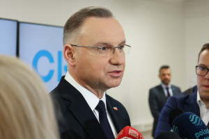 President Duda spreekt zich uit over abortus in Oleśnica. Hij spreekt over de verantwoordelijkheid en richtlijnen van het Ministerie van Volksgezondheid