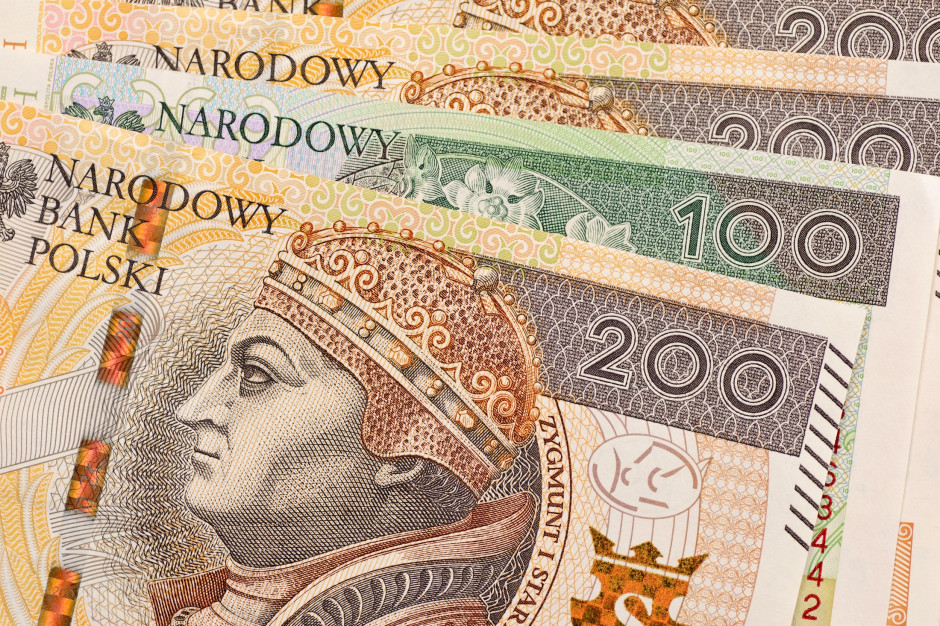 Najmniej 10 711 zł co miesiąc. Po 2 latach: 11 685 zł. Od 1 lipca w 23 dziedzinach priorytetowych nowe stawki dla rezydentów