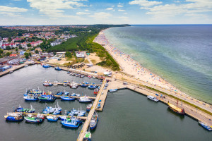 6 resorts on the Baltic Sea, 1 on Jeziorak. 1200 PLN surcharge for vacation. There are criteria