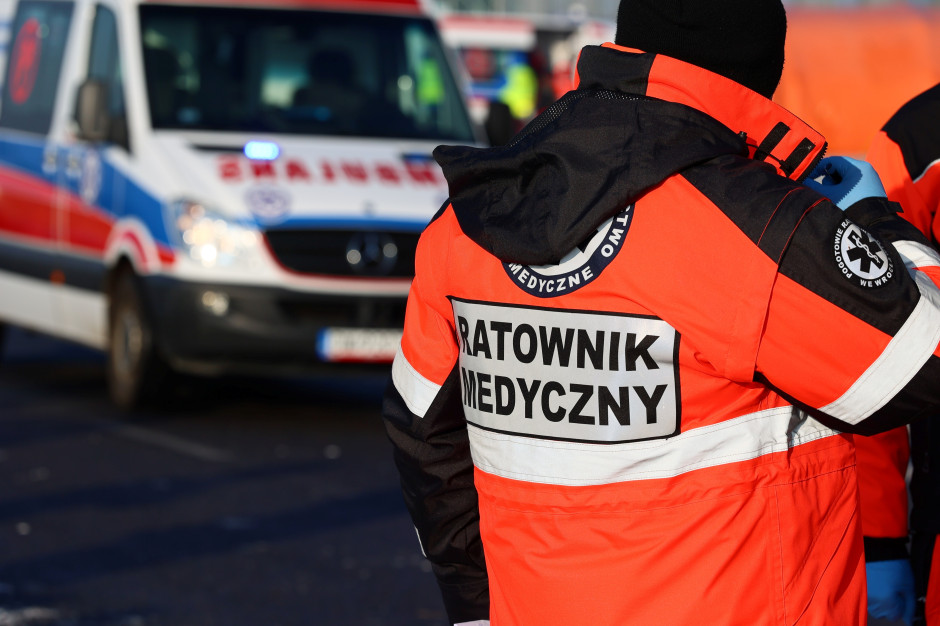 Ratownicy znów na podium, za nimi pielęgniarki i lekarze. Politycy na dole tabeli