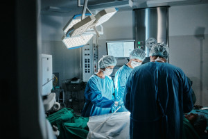 Risarcimento record per errori medici in Polonia. È stato operato al ginocchio e ne è uscito senza una gamba