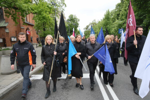 Tak medycy maszerowali przez Warszawę. Protestowali przeciwko przemocy. 