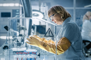 Rector Maria neemt een pauze in zijn werkzaamheden. Dit betekent hogere productiekosten voor radiofarmaca.