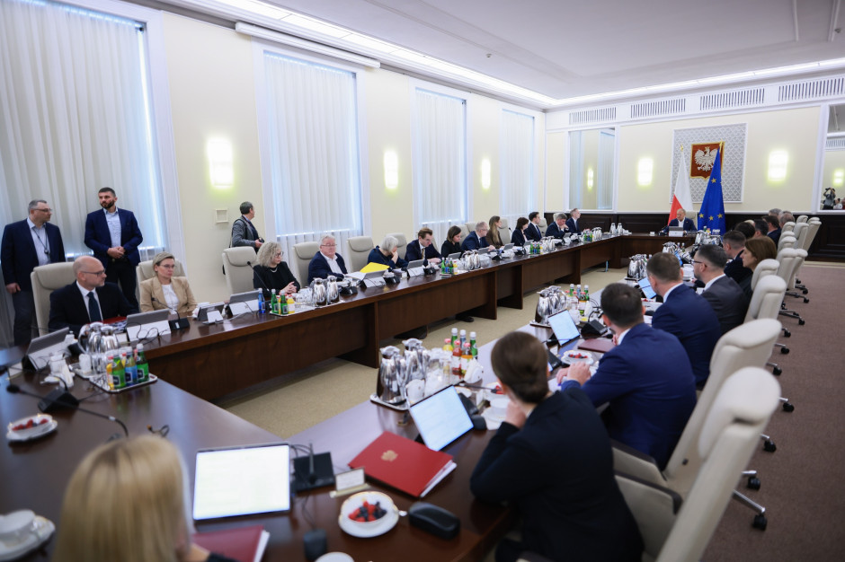 Pokazali fałszywkę. Wydano ostrzeżenie przed nową metodą oszustwa