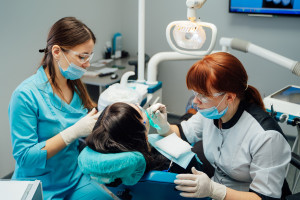 667 Kurse für 20.000 Mediziner. Es wird eine Finanzierung geben. Das Gesundheitsministerium unterzeichnete eine Vereinbarung