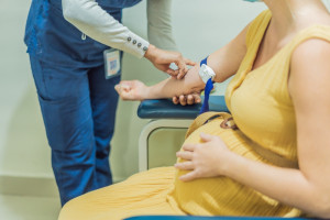 Avance en ensayos clínicos para mujeres embarazadas y lactantes