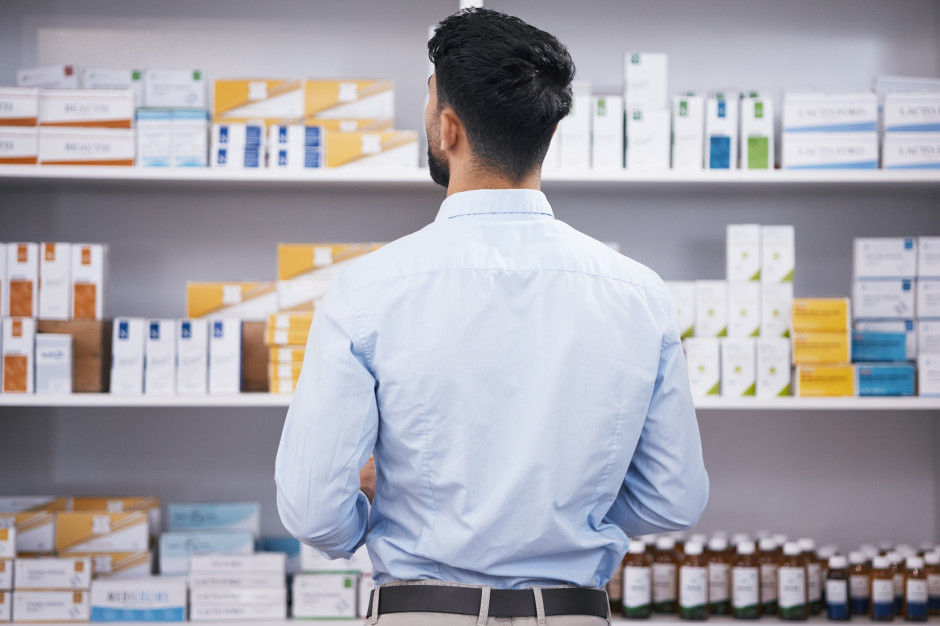 Zdumiewająca sytuacja w aptece. Dorosły syn odciął farmaceutę od pracy