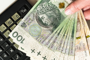 1500 PLN for students for the new school year. Money still during the holidays