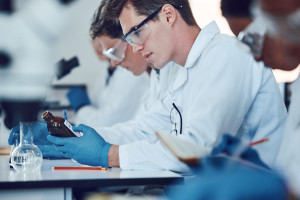 Ile punktów z matury na medycynę? Te uczelnie nie wymagają egzaminu z biologii