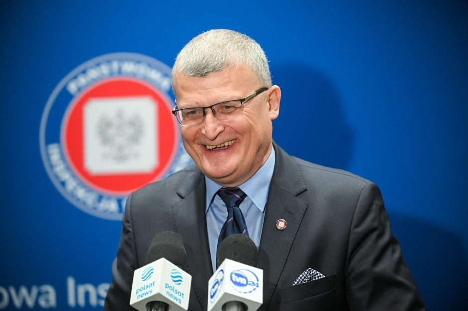 Startowało ponad 9,7 tys. uczniów. 4 tys. zł głównej nagrody. Dr Grzesiowski gratuluje