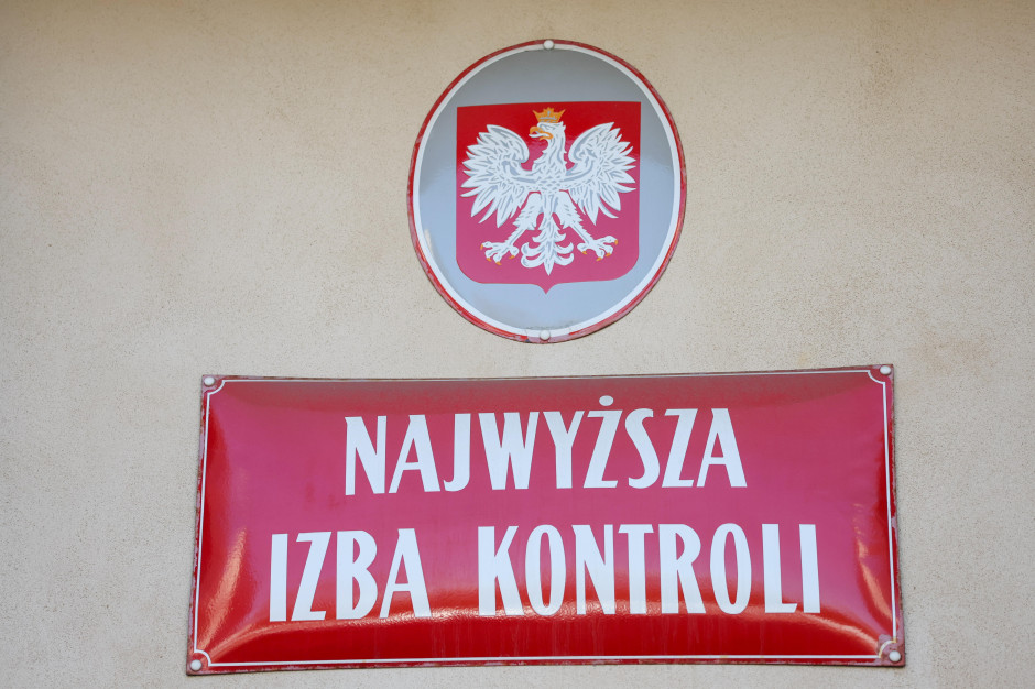 Marnowali publiczne pieniądze? NIK ujawnia: mieszkanie w Warszawie, nienależne nagrody, nadmiar kierowników