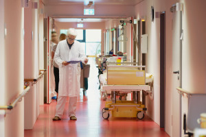 I residenti hanno verificato quanto spendono gli ospedali per gli stipendi dei medici. Il risultato potrebbe sorprendervi.