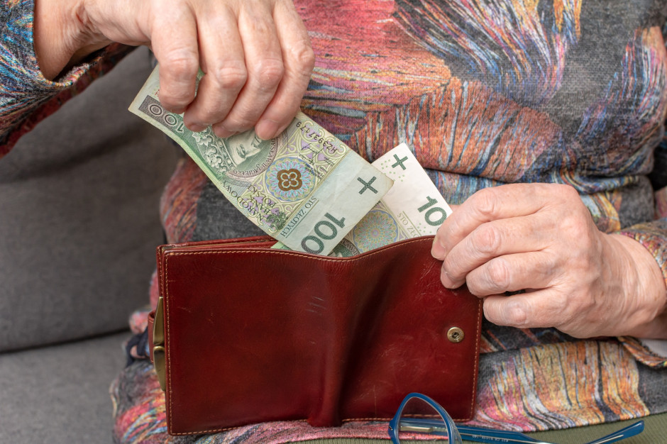 Mniej niż 90 zł. Nowe wyliczenia ws. waloryzacji nie zachwycą seniorów
