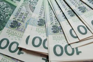 Bono de 518 PLN por antigüedad. Cambios importantes ya en vigor.