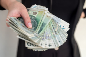 Hay varios cientos de zlotys esperando. Las solicitudes se aceptarán el 1 de julio; sin esto, no habrá dinero.