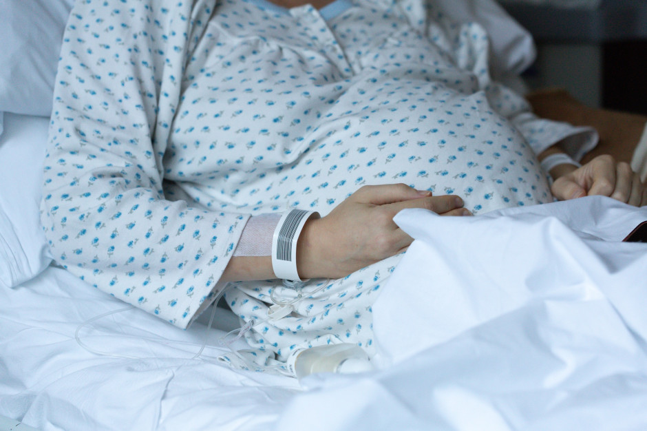 Zwrot w sprawie śmierci ciężarnej Izabeli z Pszczyny. Uchylono orzeczenie o zawieszeniu lekarzy