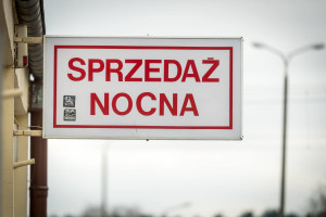 En el centro de la ciudad, el alcohol solo está disponible hasta las 22:00. Revolución en la cuarta ciudad más grande de Polonia.