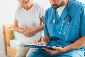 30–40 % der Wartenden sterben in der Warteschlange.