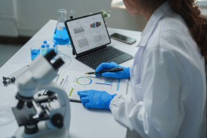 Tratamiento del cáncer medular de tiroides. Los polacos serán los primeros en aplicar el nuevo método en humanos.
