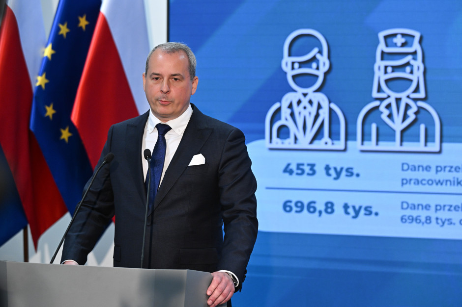 Płace pielęgniarek. Prezes AOTMiT: 95 proc. zarabia na poziomie ustawowego minimum
