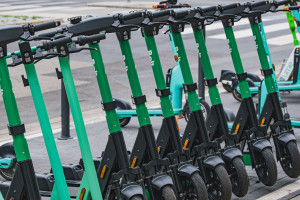 Helmen zijn verplicht, unaniem besluit. Scooters zijn niet de enigen op de lijst.