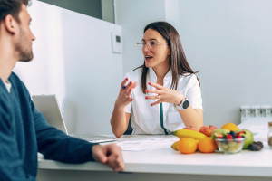Gratuito e inmediato gracias al Fondo Nacional de Salud. Consultas privadas innecesarias que cuestan varios cientos de zlotys.