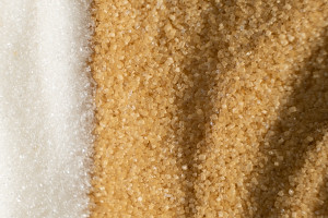 Rietsuiker of witte suiker? De suikermythe ontkracht