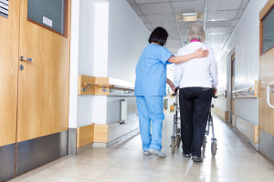 La espera para obtener una plaza en un centro de salud puede ser de hasta seis meses. Mapas de necesidades de atención a largo plazo en el sector salud.
