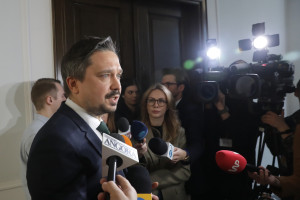 ¿El pago de las cotizaciones a la pensión de supervivencia de los estudiantes viola la Constitución? ¿Hay alguna intervención del Ministerio de Salud?