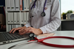 No dia 15 de agosto, você poderá obter uma receita e licença médica sem registro. Você nem precisa de encaminhamento.