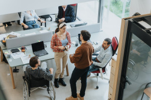 Entra en vigor la nueva ley del Código Laboral. Experto advierte: conflictos y fuga de talento.