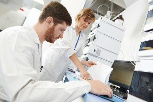 Pharmacy chains issue orders to pharmacists. Supervisory authority: this must be reported