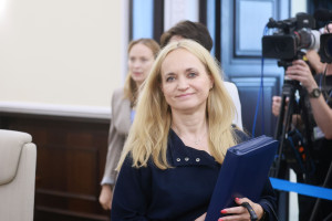 Er zijn veel verwachtingen en hoop, maar ook serieuze uitdagingen en weinig tijd. Een samenvatting van de meningen over de nieuwe minister.