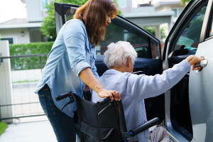 Contributions and benefits for caregivers: the ministry announces changes. New rules from January 1, 2026