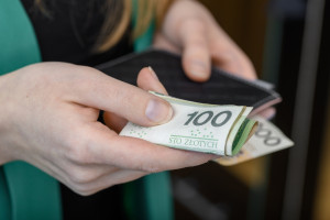 PLN 1,000 of additional support. Poles can submit applications from August 1st.