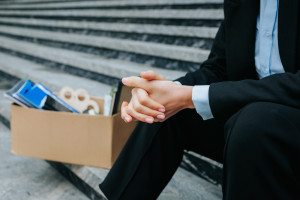 The job market is in alarm. This hasn't happened in four years.