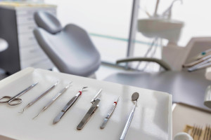 He charged the patient and the National Health Fund (NFZ) a fee. The dentist from Miastko denies this.
