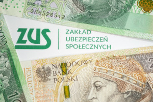 PLN 6.589,67 per maand. ZUS verstrekte details over de uitkering.