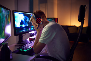 Adolescente supostamente cometeu suicídio sob a influência do ChatGPT. Pais processam a OpenAI