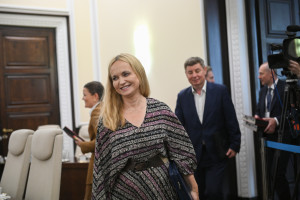 Uma plataforma de saúde eletrônica que custa milhões está em apuros. O atual Ministro da Saúde esteve envolvido no projeto.