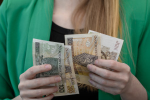 1.878 zlotys nas contas de centenas de milhares de poloneses. A regra se aplica