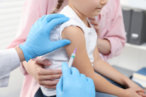 Este estado americano abolirá todos os requisitos de vacinação. Médicos condenaram a decisão.