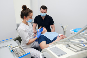 Novas diretrizes para consultórios odontológicos: mudanças nos kits de choque