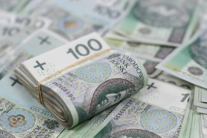 2.000 zlotys para a independência financeira. Agora ficou mais fácil conseguir dinheiro.