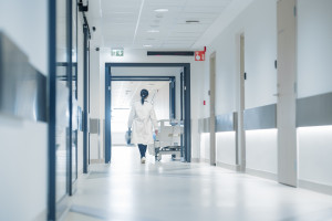 A dívida do hospital está custando 90.000 zlotys por dia. Os salários estão atrasados ​​há vários meses.